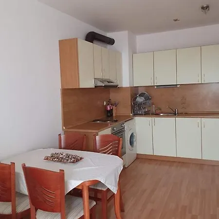 Апартамент Панорама Бийч *